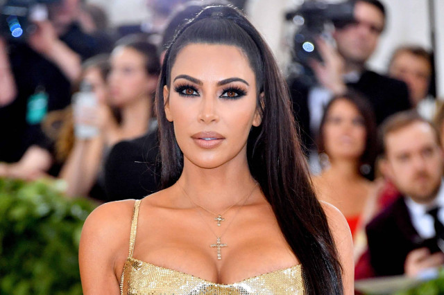 Детское фото Ким Кардашьян в пижаме поразило фанатов
