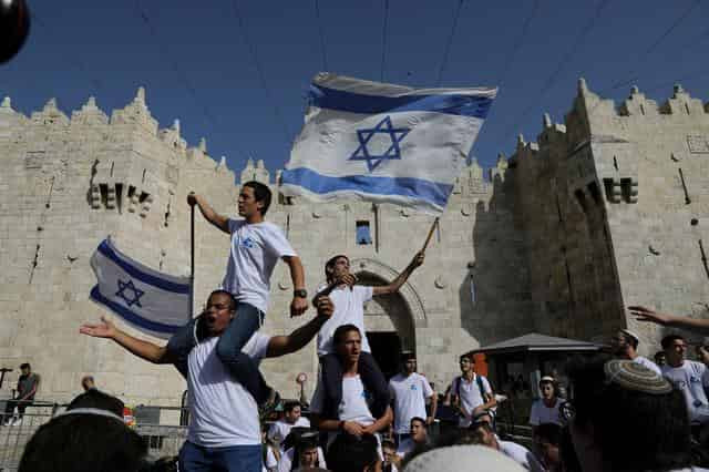 Ultra-nationalist Jews' visit stokes Palestinian anger at Jerusalem holy site