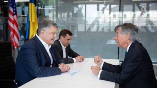 Порошенко встретился с американским дипломатом: о чем говорили
