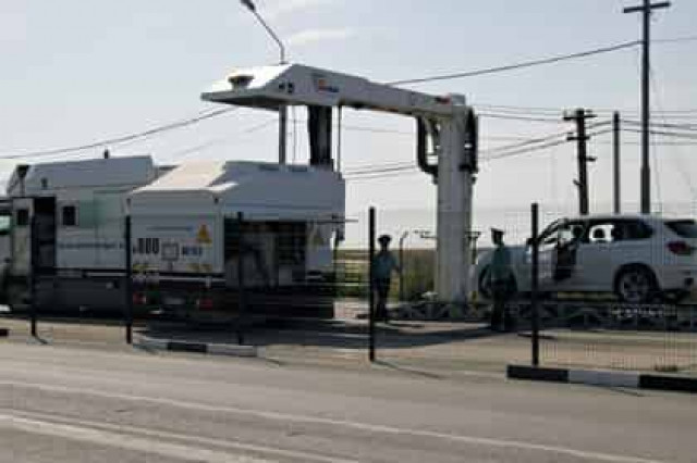 Россию заподозрили в создании искусственных очередей на границе с Крымом