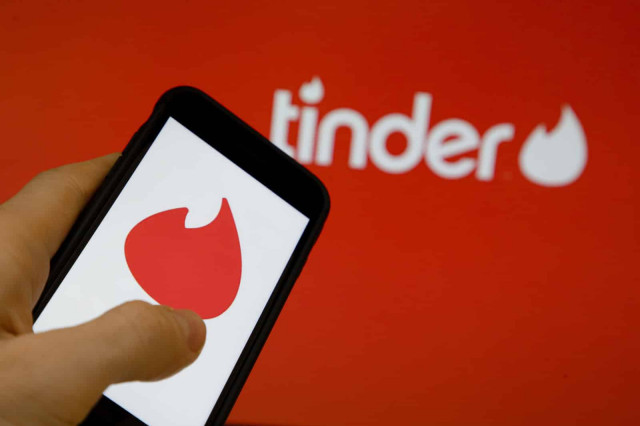 Власти РФ требуют от Tinder делиться данными и фотографиями пользователей