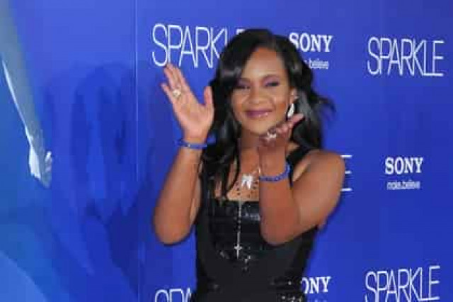 Родственники дочери Хьюстон опровергли ее отключение от систем жизнеобеспечения (CBS)
