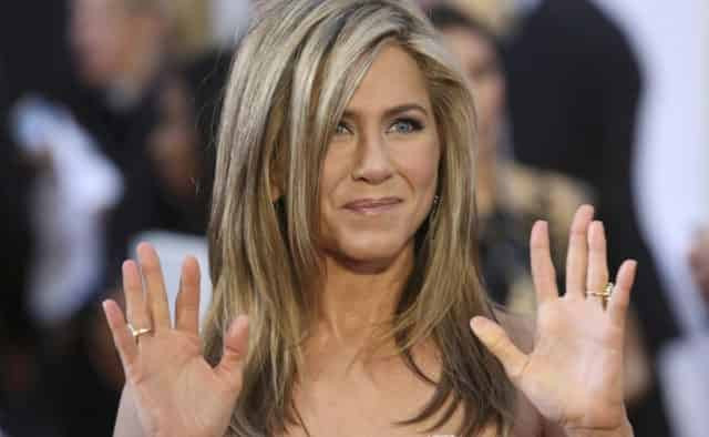 Дженнифер Энистон проговорилась о перезапуске сериала «Друзья»
