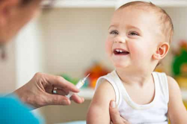 Небезпечна хвороба косить українців: медики б'ють на сполох, дітей не пустять в школи