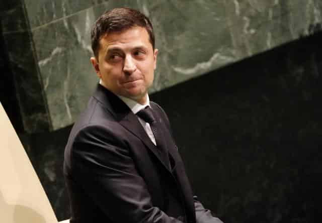 Гордон отметил, что в последнее время Зеленский мало ест и спит