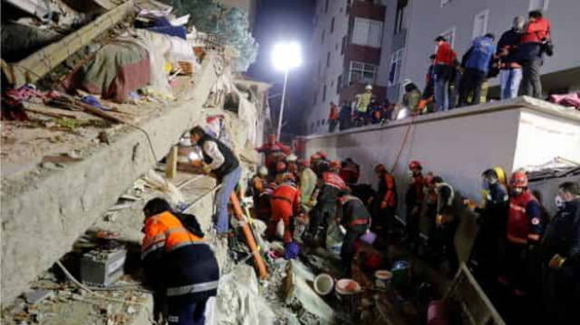 Istanbul rescuers pull girl, 5, from rubble after building collapse