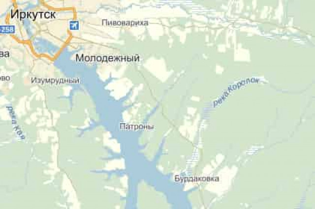 Иркутский полицейский сбил людей на обочине и покончил с собой
