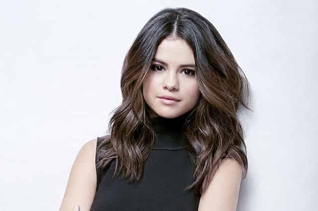 Селену Гомес заметили с незнакомцем