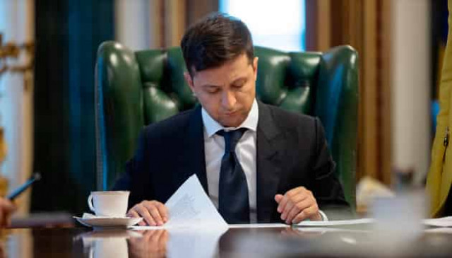 Zelensky appoints 20 judges to local courts
