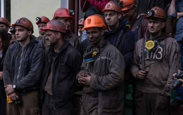 Зеленский разрешил дать миллиард на зарплаты шахтерам