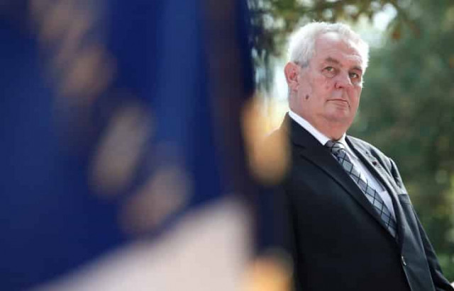 Президенту Чехии, возможно, придется самому оплатить свою поездку в Москву на 9 мая
