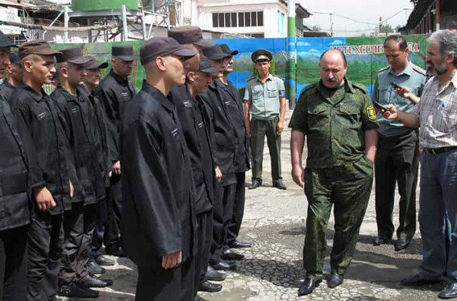 У Таджикистані 13 ув'язнених смертельно отруїлися хлібом