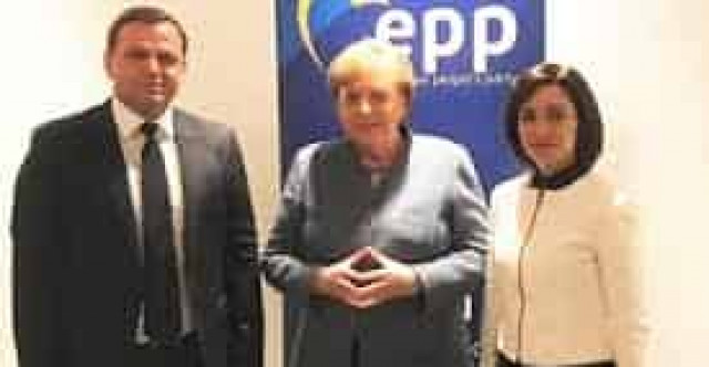 Молдавская оппозиция жалуется Меркель на отсутствие демократии
