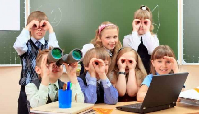 Весной Кабмин введет программу бесплатных путешествий для школьников по Украине