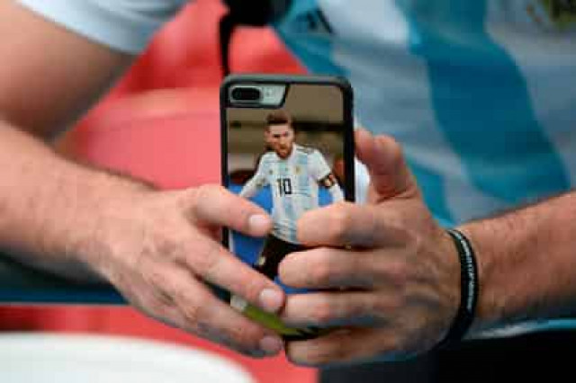 Месси вновь превзошел Роналду
