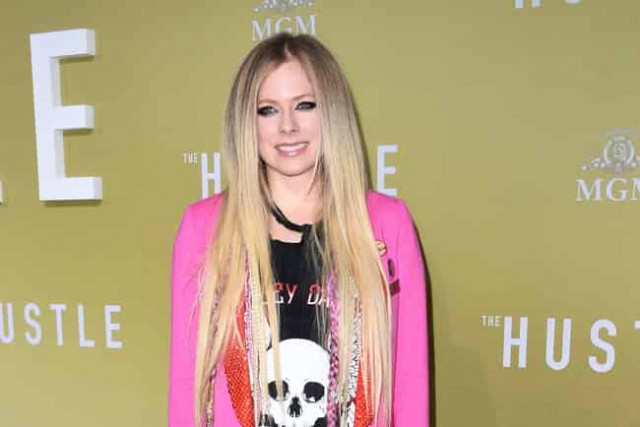 Аврил Лавин вернулась к привычному образу бунтарки
