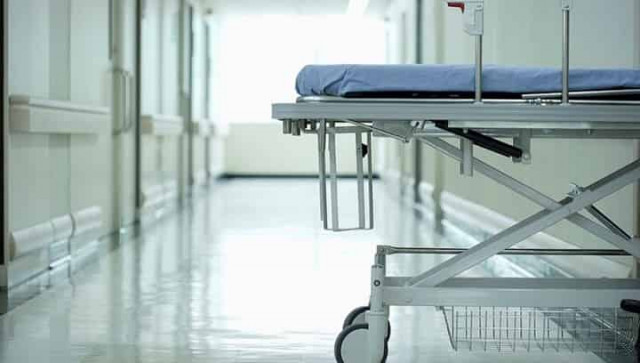 Женщина выбросила из окна роддома своего ребенка и младенца другой роженицы