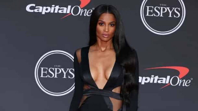 Сиара в платье без нижнего белья вызвала фурор (ФОТО)