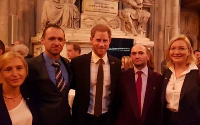 Украинский пограничник встретился с принцем Гарри