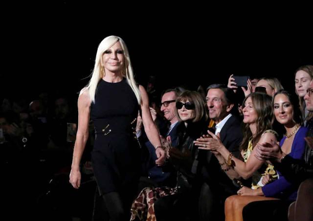 Versace apologizes to China for mistake on T-shirts