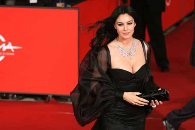 Моника Беллуччи в платье Dior произвела фурор в Венеции