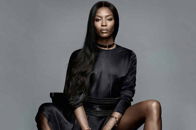 Наоми Кэмпбелл разделась в пустыне и взволновала поклонников (фото)
