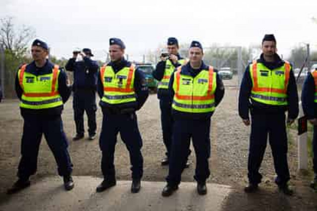Венгры объяснили отказ пускать беженцев в страну
