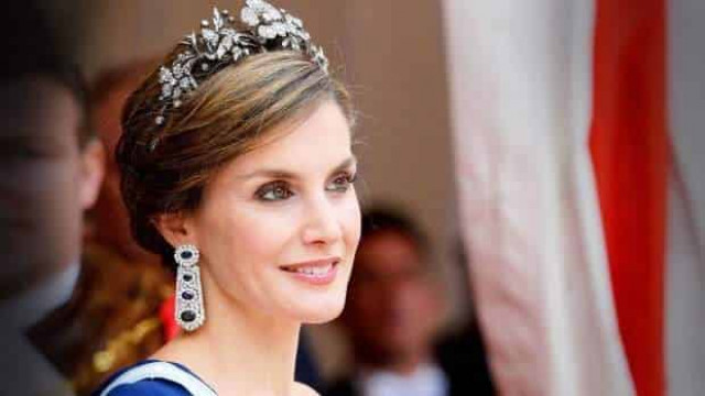 Королева Испании вновь надела бюджетный наряд