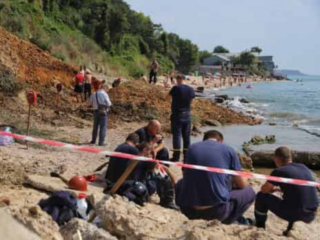 Спасатели завершили поисковые работы на пляже в Одессе 
