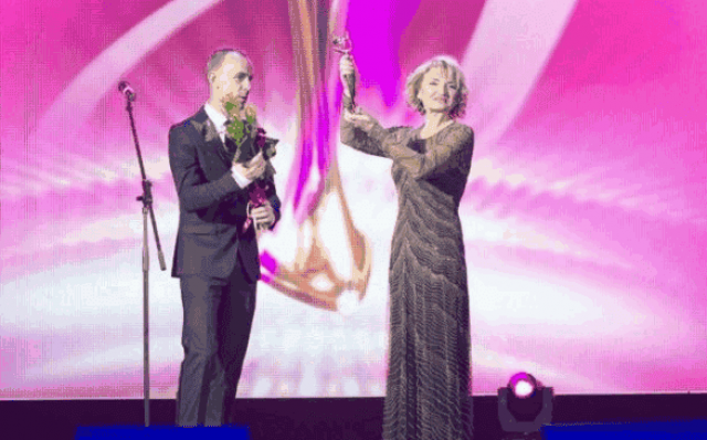 Жена Луценко решила кардинально сменить профессию, украинцы мимо не прошли: «Когда эта Баба Яга сядет» 