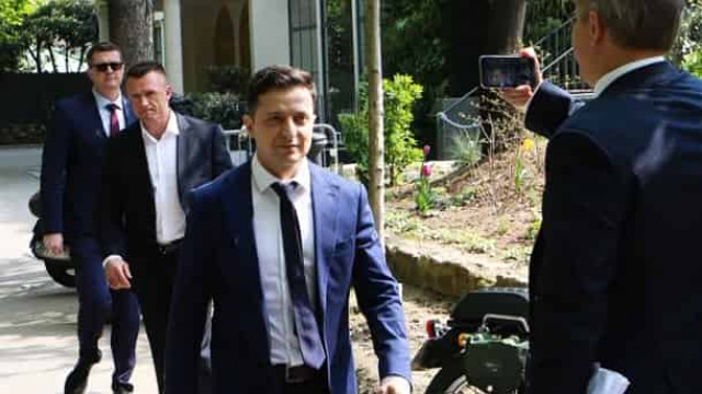 Зеленский прибыл на встречу с Эммануэлем Макроном