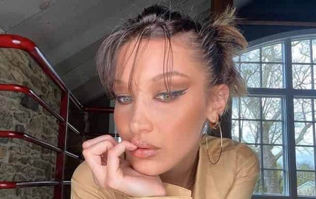 Женщины массово начали переделывать форму глаз