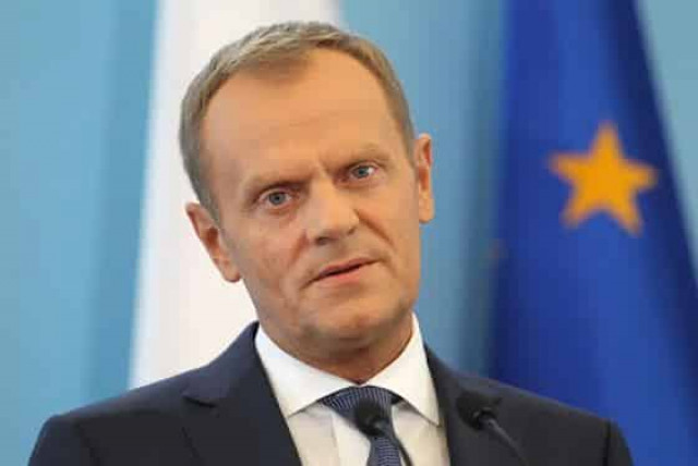 Туск: продолжение реформ - лучшее уважение Небесной сотни