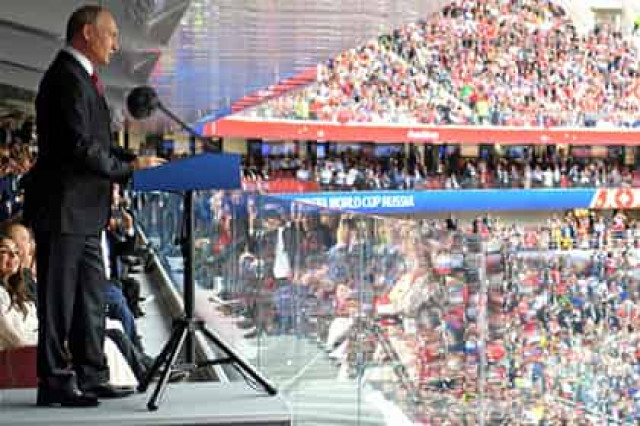 Российские футболисты сыграют без присмотра Путина
