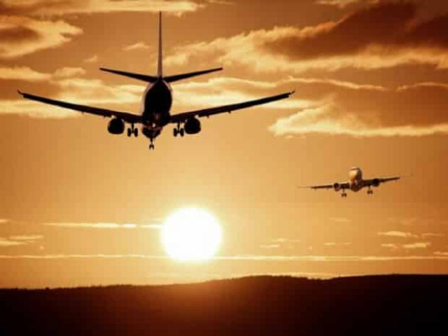 Самолет с Хиллари Клинтон не долетел до столицы: первые подробности ЧП