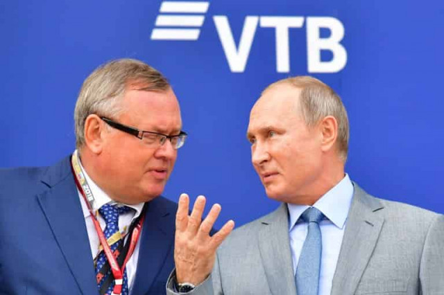 Russian delegation heading to Davos after sanctioned oligarchs allowed in