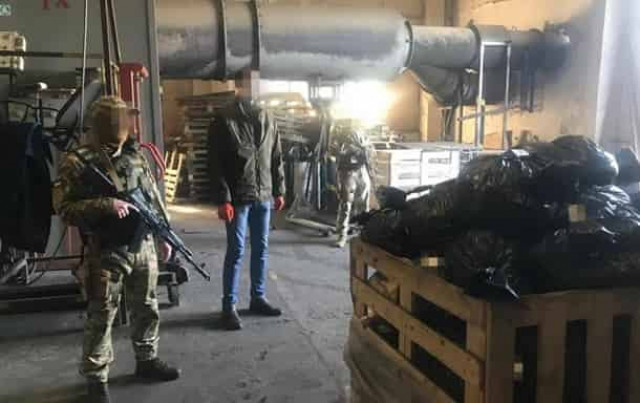 СБУ сожгла в печи четыре тонны наркотиков (фото)