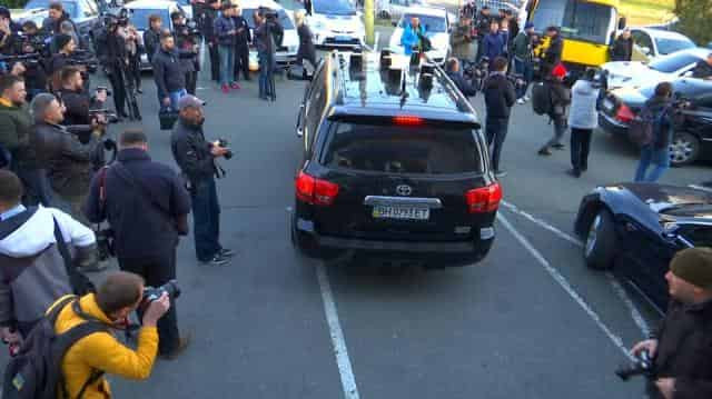 Кортеж Зеленского: киевляне в Сети возмутились огромными пробками (ФОТО)