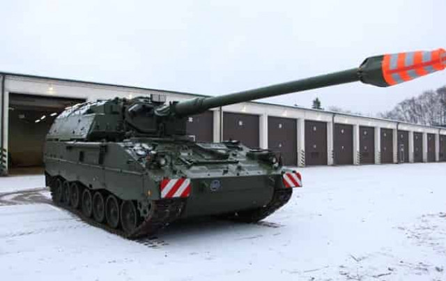«Лучший подарок на Рождество»: Литва получила от ФРГ две самоходные гаубицы
