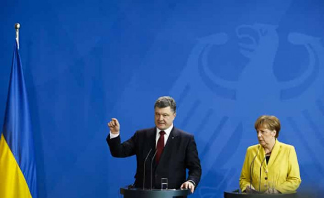 Меркель и Порошенко поговорили по телефону
