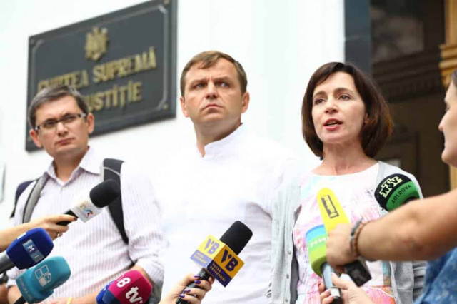 Лидеры оппозиции Молдовы накануне выборов заявили, что их отравили ртутью