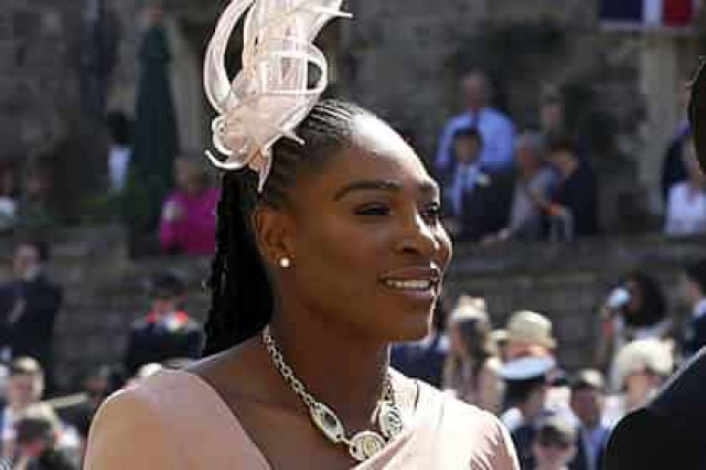 Серена Уильямс «уничтожила» гостей королевской свадьбы в бир-понг
