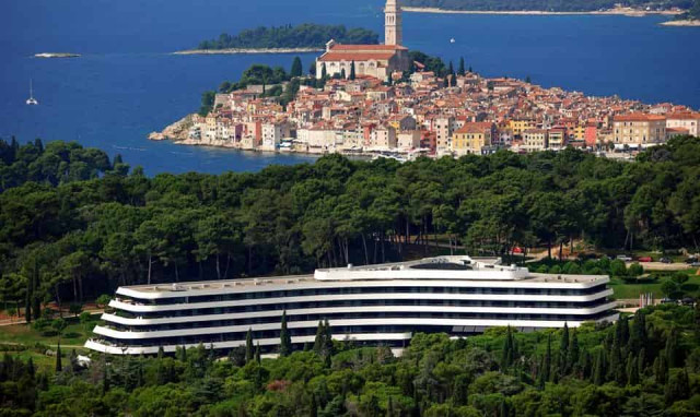 Croatia records 3rd highest share of nights spent at tourist accommodations by non-residents