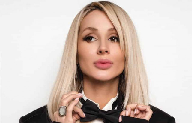 Лобода шокировала Сеть своим «голым» фото с тюленем
