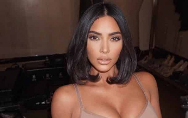 В Сети высмеяли «детский» наряд Ким Кардашьян
