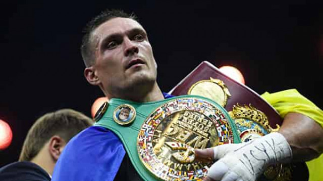 Усик внезапно отказался от боя с российским боксером
