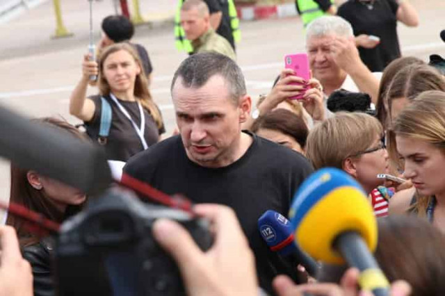 Сенцов назвал главное условие для пожатия руки Путину