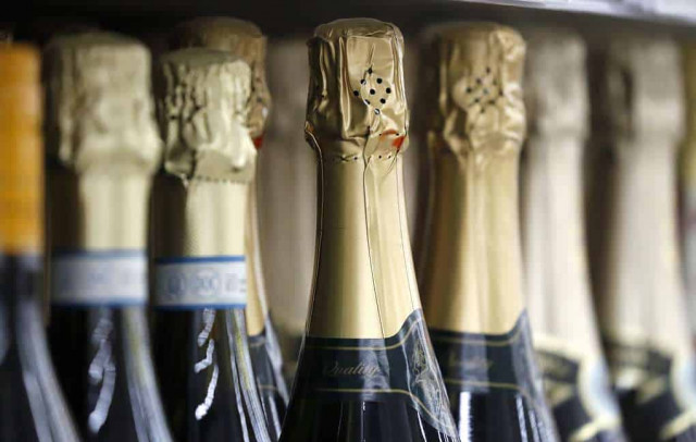 Минфин предложил увеличить минимальную розничную цену на игристые вина