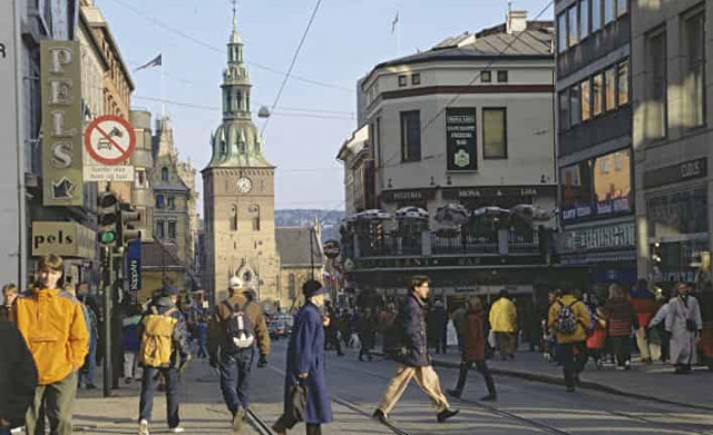 Стейнфельд молится за молодежь