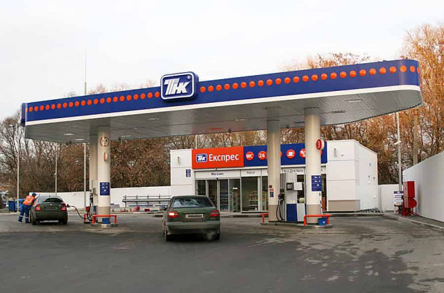 АЗС массово поднимают цены на бензин и дизтопливо